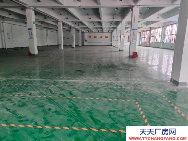 蘇州市相城區(qū)黃埭工業(yè)區(qū) 標(biāo)準(zhǔn)廠房一樓1000平 車輛進(jìn)出便利