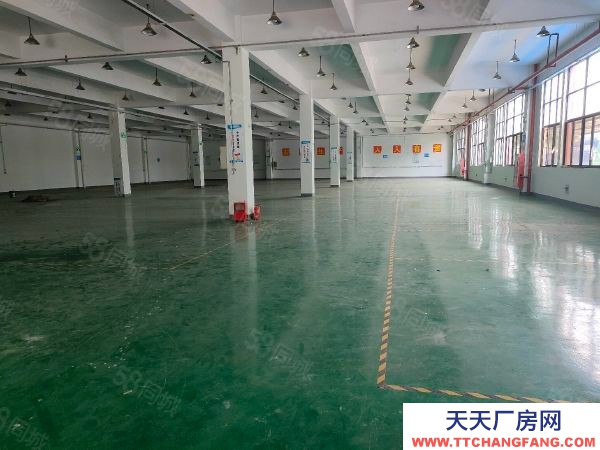 蘇州市相城區(qū)黃埭工業(yè)區(qū) 標(biāo)準(zhǔn)廠房一樓1000平 車輛進(jìn)出便利