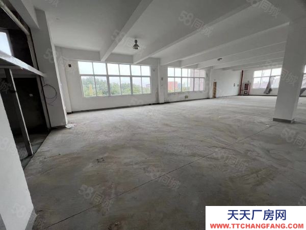 蘇州市相城區元和二樓倉庫，5噸大貨梯，2.5x4，17米5進出方便。