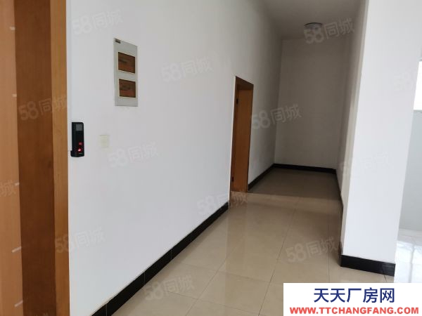 蘇州市吳中區(qū)橫涇一樓廠房2400平米出租 火車頭廠房