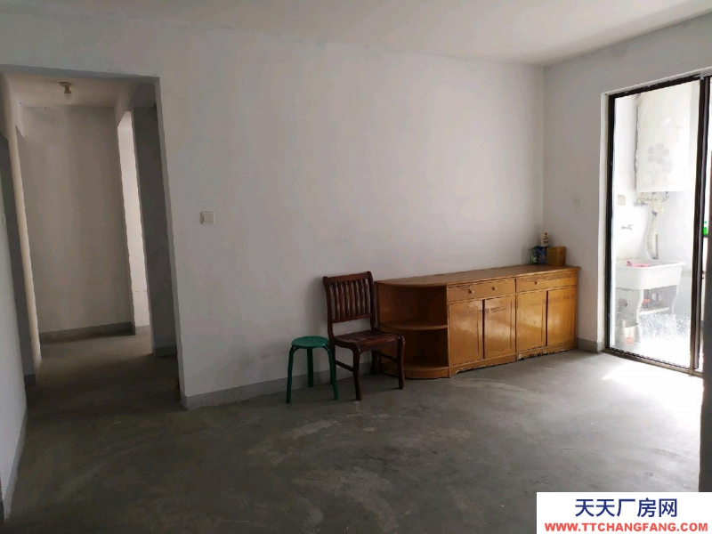 (出租) 安慶迎江此房有4個房間，兩個廳，衛生間都有。居家，辦公都可以。