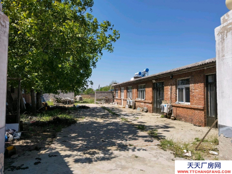 唐山 路北 八間平房，三畝三地大院，宿舍，廚房，餐廳都有。太陽能，空調(diào)