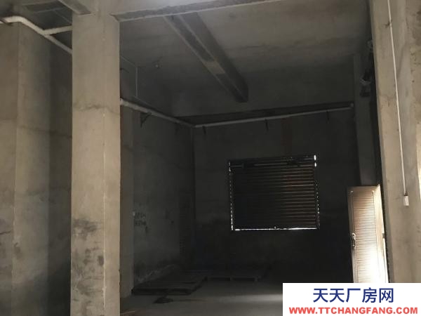 益陽市赫山區 交通方便，安全，車可以直接開進里面上下貨方便