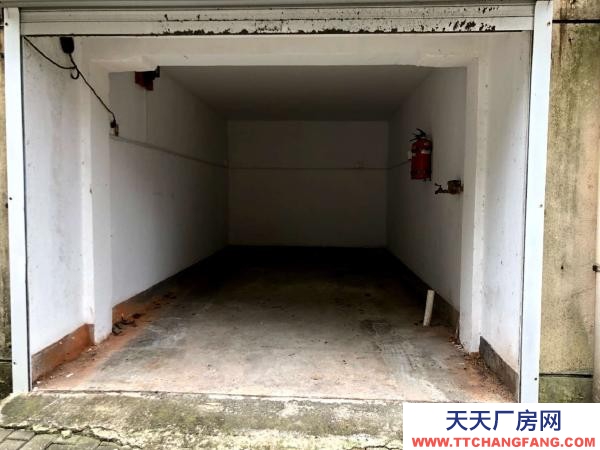 蘇州市滄浪區車庫出租，卷簾門，水電齊全