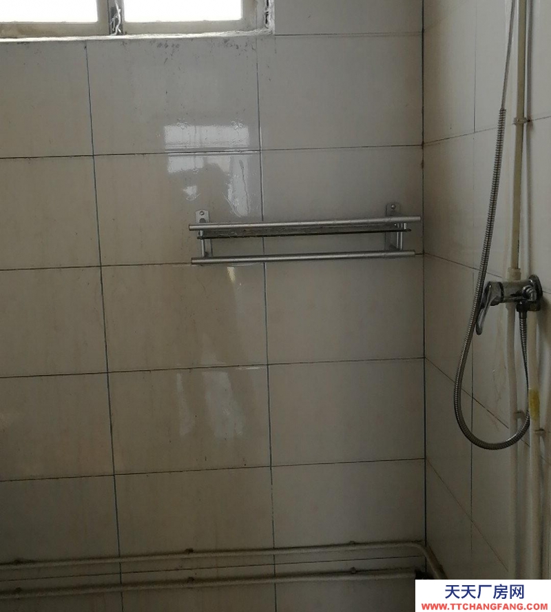 (出租) 超越舊貨市場后面300米，位置偏僻，不在大路邊，宜開廠。。