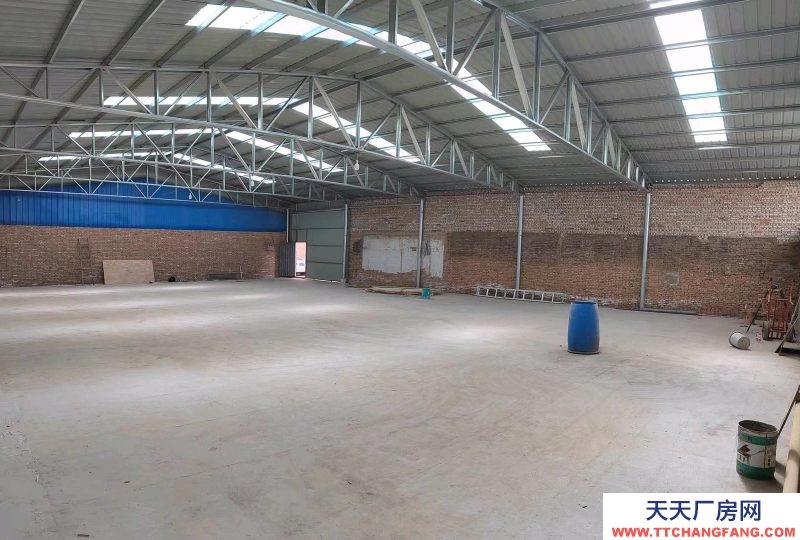 有250平米是復合板鋼構，有250平米是單層鋼構，另外宿舍廚房160平米，水、電、網齊全。請注意，半掛車不...