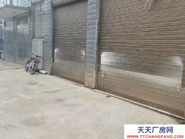 益陽市資陽區楊樹安置小區倉庫出租，停車方便，通風舒適，敞亮。