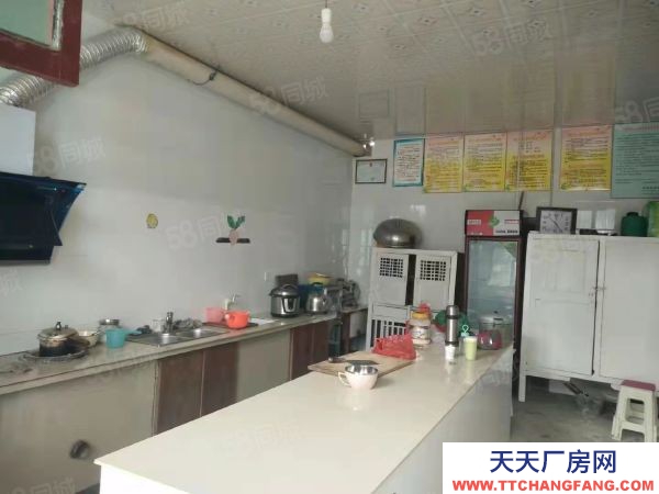 益陽市南縣區(qū)租金便宜！南縣調(diào)蓄湖村旁廠房倉庫房東直租行業(yè)不限