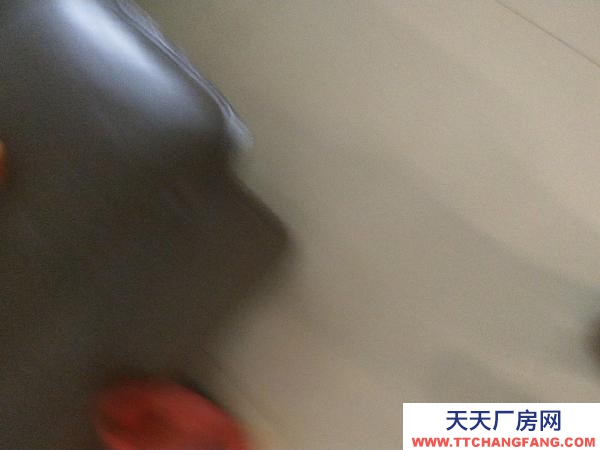 益陽市南縣區(qū)近縣城，馬路邊，交通便利！離中心學(xué)校、近桃小學(xué)都近！