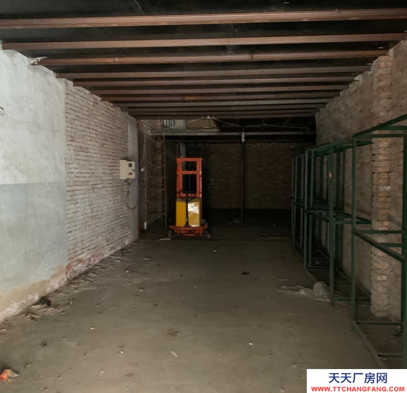 (出租) 天津河北區一樓。180平米。屋內搭有二層。面積達到300多平米