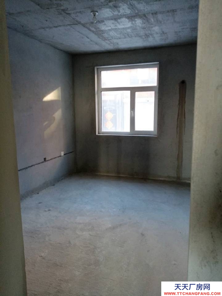 (出租) 天津靜海這房子是個一樓，進(jìn)出方便，適合當(dāng)倉庫或者小型加工廠