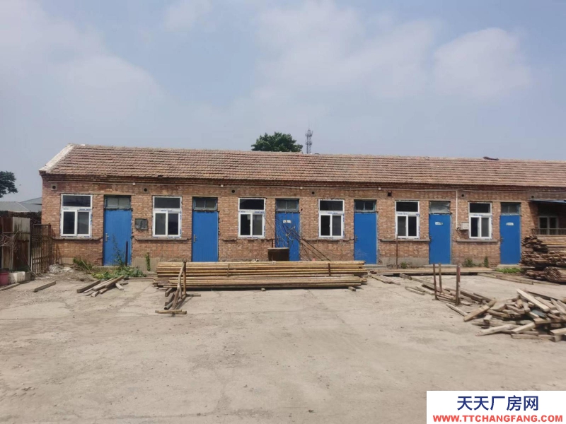 (出租) 天津靜海良王莊鄉(xiāng)四小屯村利和集團(tuán)院內(nèi)倉庫六間平房