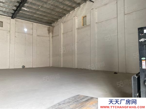 常德市武陵區(qū)工業(yè)園2200平倉(cāng)庫(kù) 花園式倉(cāng)庫(kù) 貨物堆積無(wú)壓力