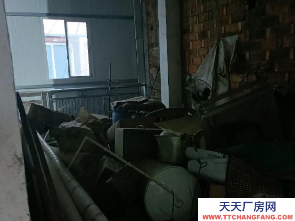 常德市漢壽縣二樓倉庫，附近交通方便，有廁所和簡易廚房，水電獨立