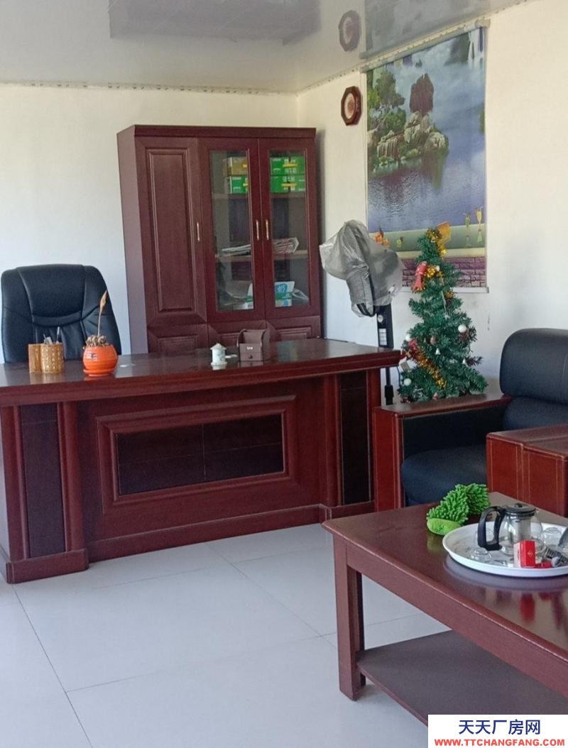 唐山 遷安 是獨門獨院，內設廠房庫房辦公室，價格可商議