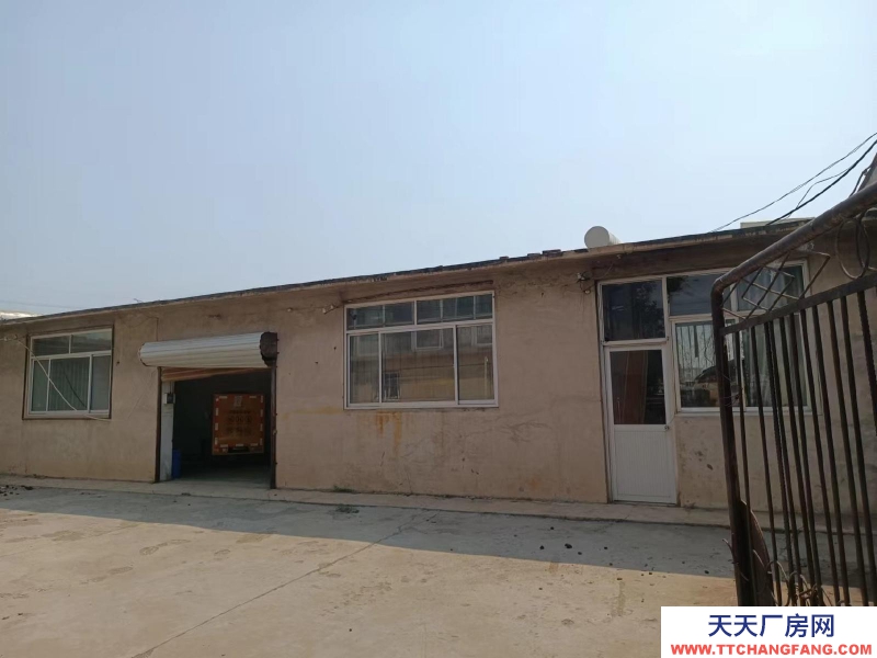 唐山 遵化 東二環(huán)路臨街門市，可辦公也可做倉庫，后院為倉庫。