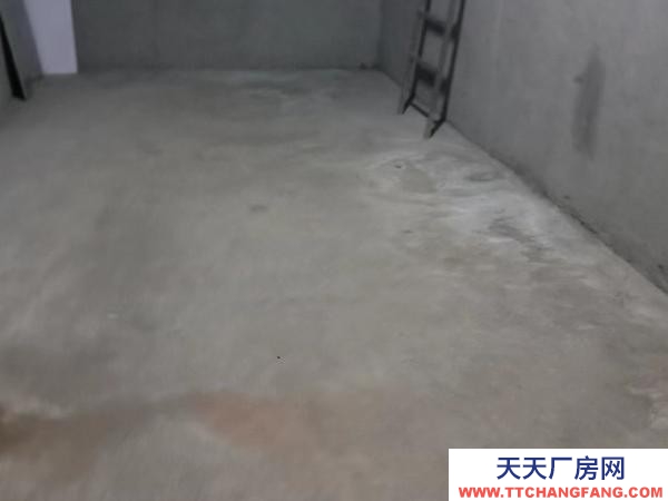 衡陽市石鼓區 一樓倉庫,交通便利,倉庫后是雅士林欣城大橋前面是機電大市場