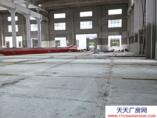 無錫宜興經(jīng)開區(qū)2800平可分租1400平標(biāo)準(zhǔn)廠房倉庫出租，有行車