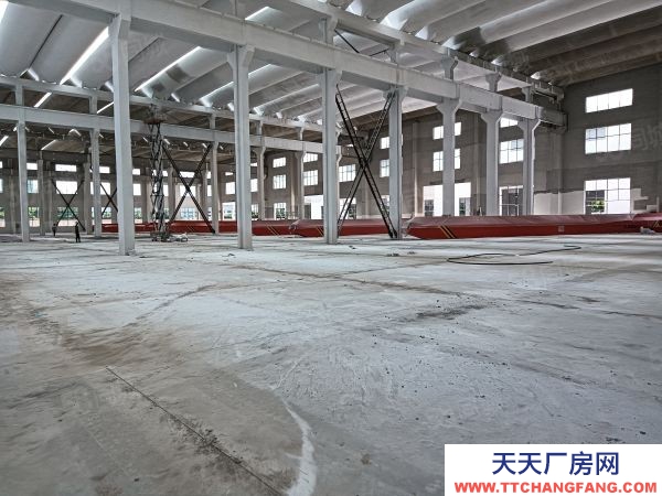 無錫宜興經(jīng)開區(qū)2800平可分租1400平標(biāo)準(zhǔn)廠房倉庫出租,有行車