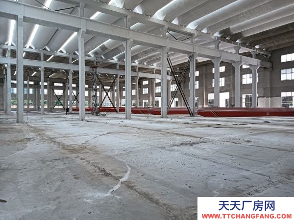 無錫宜興經(jīng)開區(qū)2800平可分租1400平標(biāo)準(zhǔn)廠房倉庫出租,有行車