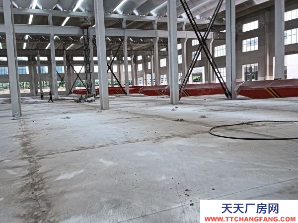 無錫宜興經(jīng)開區(qū)2800平可分租1400平標(biāo)準(zhǔn)廠房倉庫出租,有行車