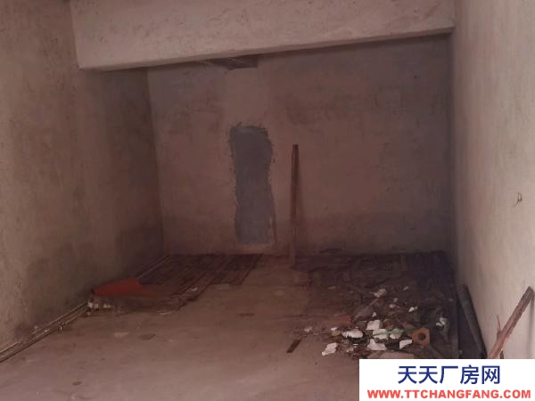 衡陽市蒸湘區  此倉庫位于小區核心位置小區物業服務周全而且存放物資安全