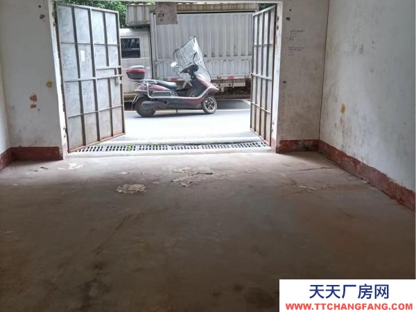 衡陽市珠暉區 本單位位于酃湖湘江大市場內，交通發達，進出方便，是做生意之