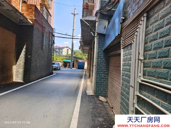 衡陽市珠暉區原始倉庫房東出租，無其他費用。望長租！