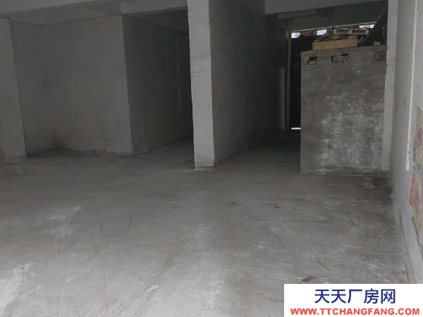 衡陽市耒陽區  金華南路附近，兩個車庫110個平方，可做倉庫