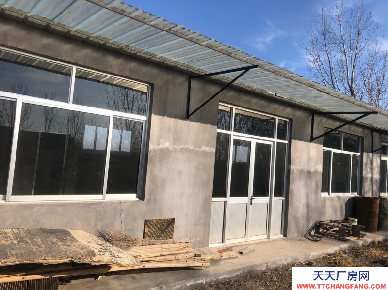 濰坊諸城新蓋四間大屋及院，可用于居住，養殖，廠房！