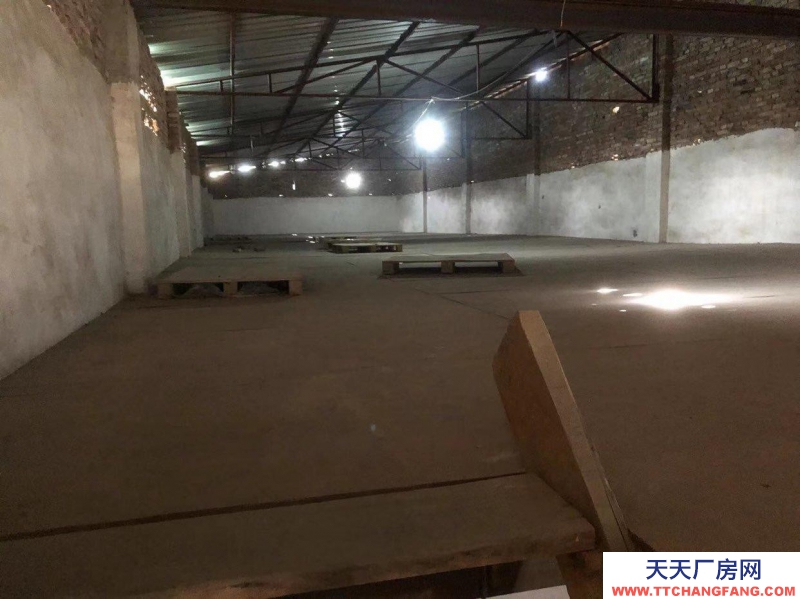 (出租) 西安新城庫房出租，中介勿擾，交通便利無物業費