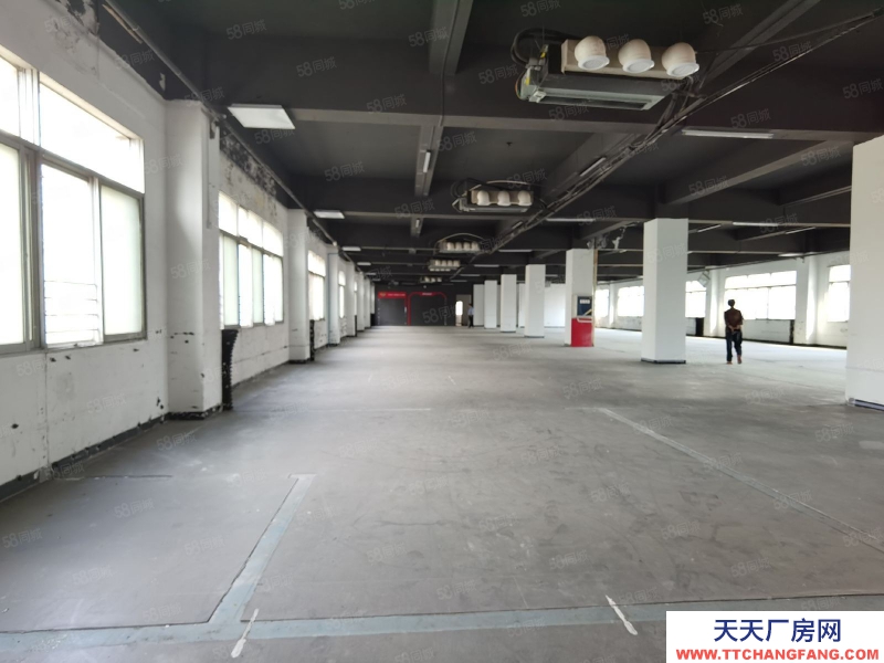 (出租) 西安雁塔高新區，太白南路地鐵口，工業廠房，帶空調，整層出租！