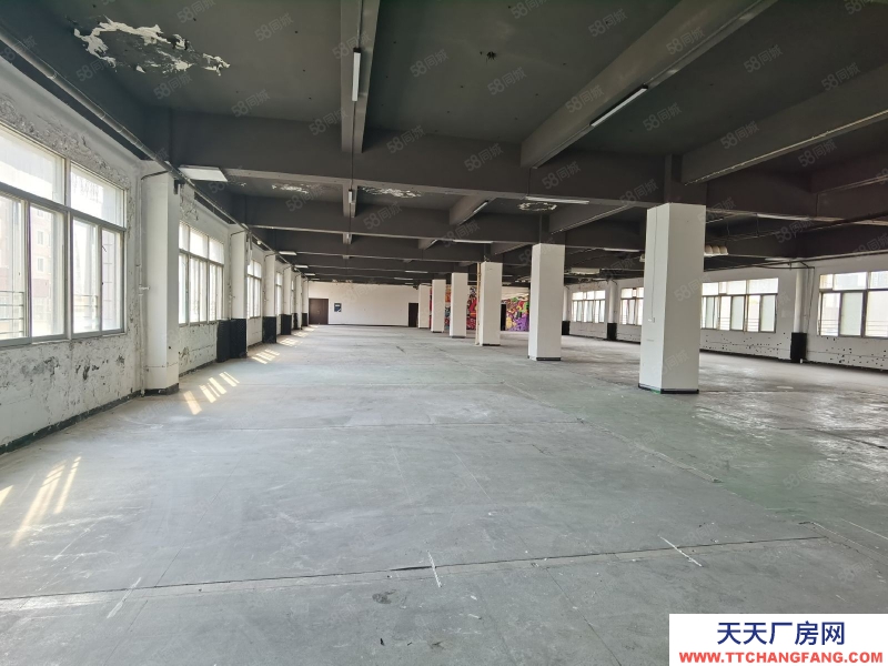 (出租) 西安雁塔高新區，太白南路地鐵口，工業廠房，帶空調，整層出租！