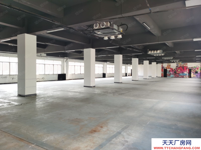 (出租) 西安雁塔高新區，太白南路地鐵口，工業廠房，帶空調，整層出租！