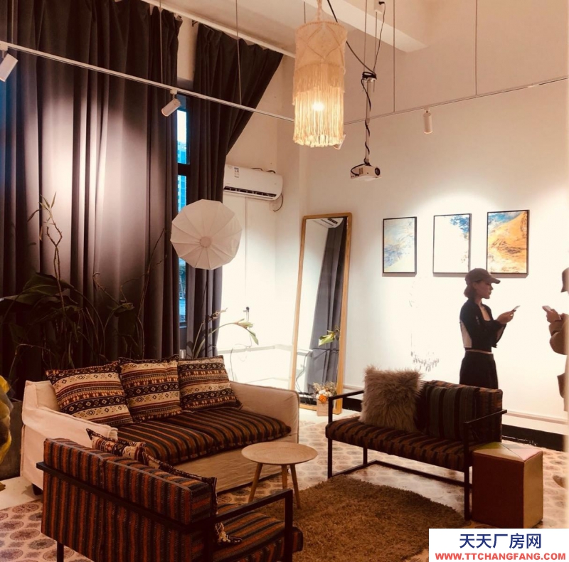 (出租)西安碑林 營業(yè)中書咖 因個人原因出租轉讓均可 也可分割