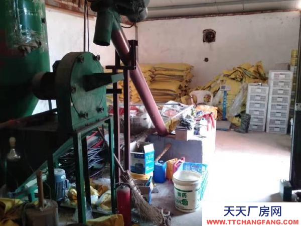 衡陽市衡東縣 廠房分a.b兩部分，共計1500平方，水電齊全，價格面議。