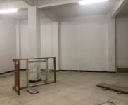 (出租) 恩施利川門口有停車位，交通便利，交叉路口，面積200多平米