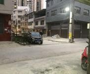 (出租) 恩施利川門口有停車位,交通便利,交叉路口,面積200多平米