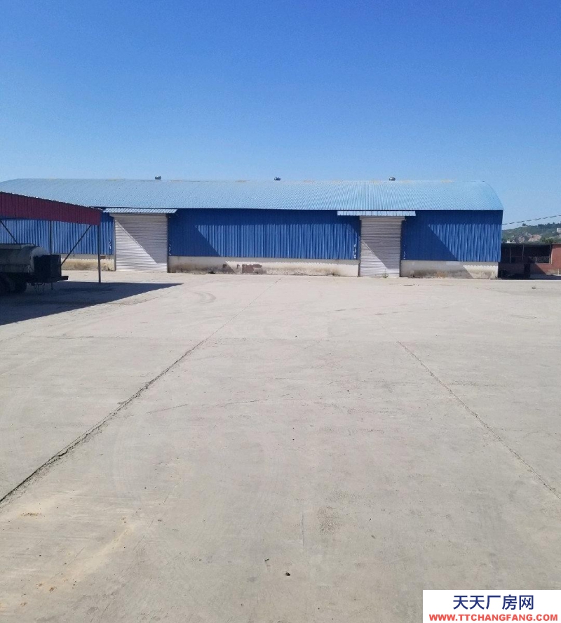 (出租) 輕鋼結構，廠房內有水、有電、大門是自動卷簾門。