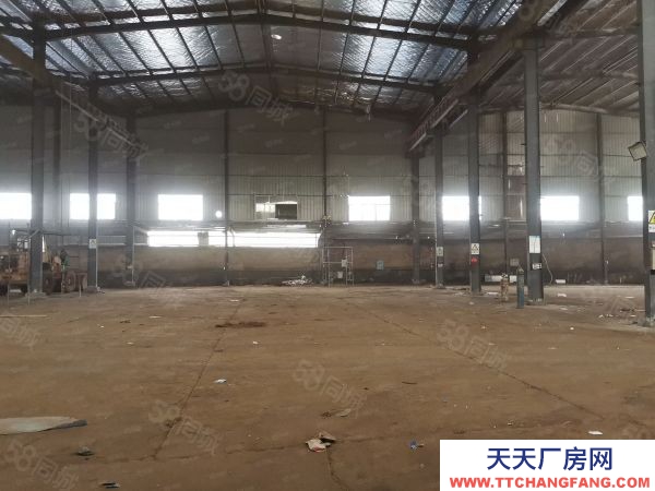 湘潭市雨湖區(qū)北二環(huán)路標(biāo)準(zhǔn)鋼構(gòu)廠房出租,配備多臺行車