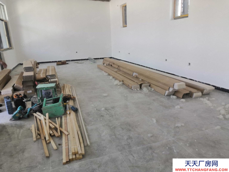 廊坊 大廠 大香線一千五百平米庫房招租高度9米價格4毛