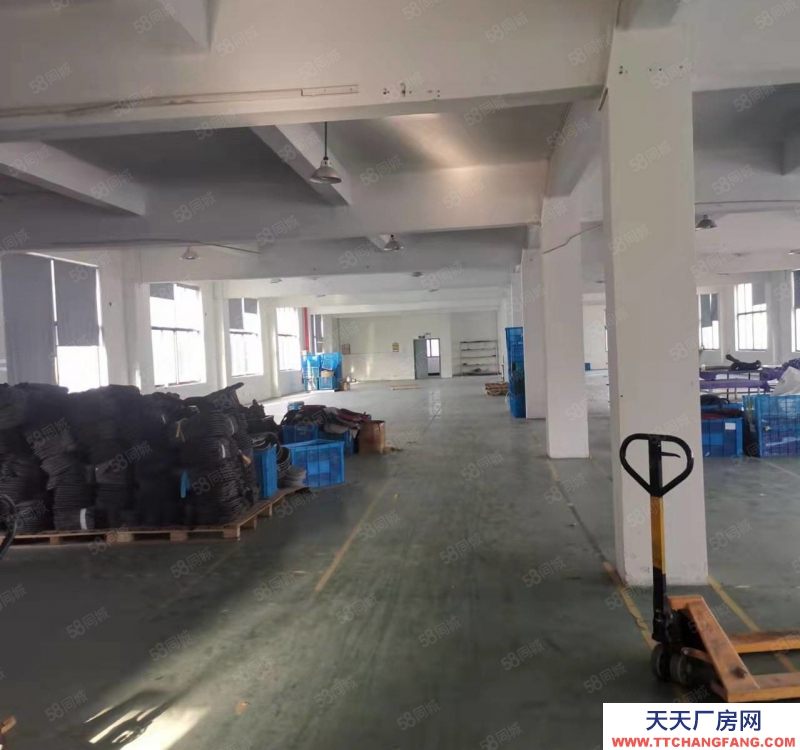 寧波慈溪(出租) 一層高7.5米廠房，有行車電梯，空地大 慈溪龍山慈東工業區