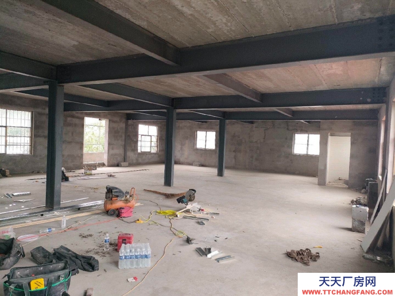 濟寧梁山位置優越，進出車方便，適合用作！廠房！倉庫！加工！超市等