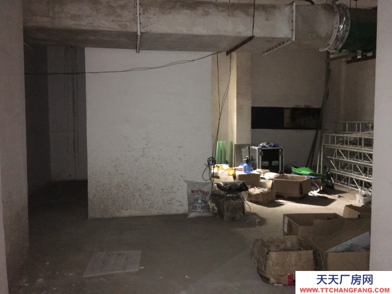 出租高新區天府大道四河地鐵旁倉庫