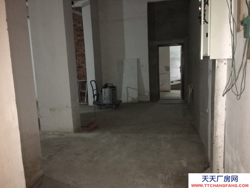 出租高新區天府大道四河地鐵旁倉庫