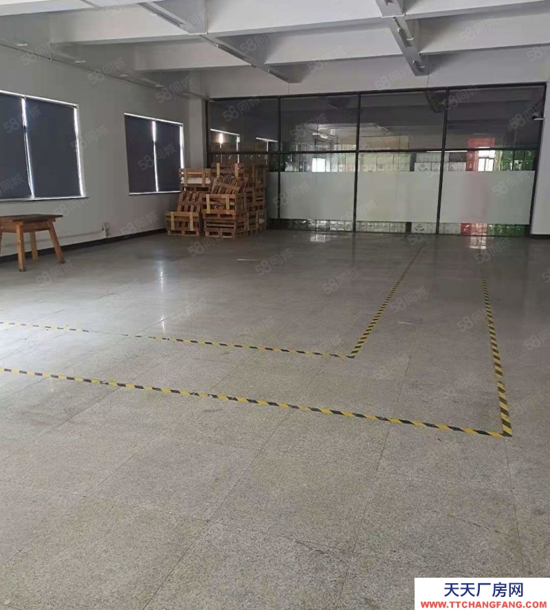 溫州龍灣(出租) 蒲州街道標(biāo)準(zhǔn)廠房出租,半掛大車好進(jìn),方正好用,面積可以分。