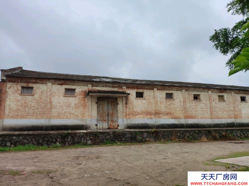 (出租) 漢中城固108國道旁有倉庫出租，證件齊全，交通方便。