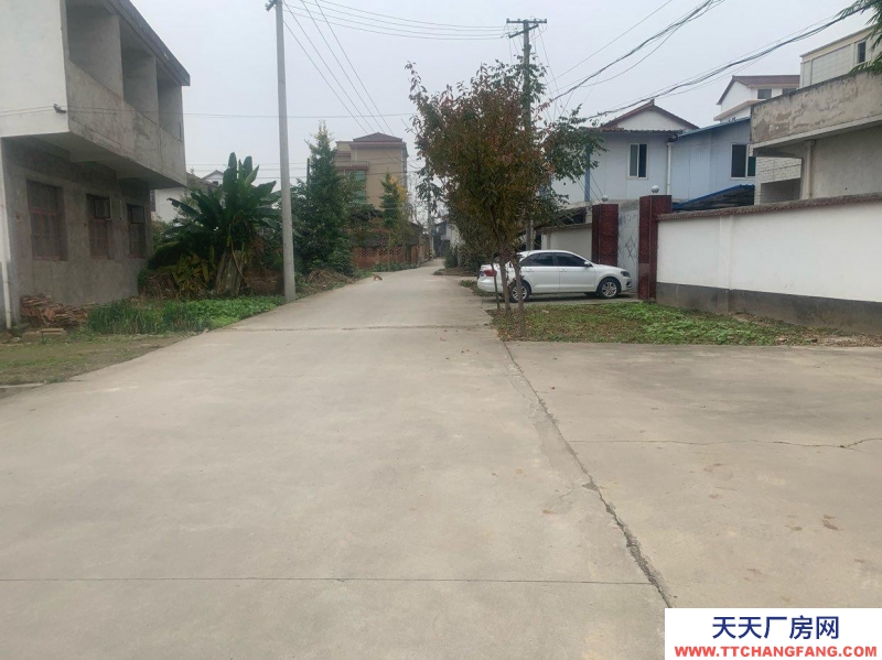 (出售)漢中漢臺水電齊全，交通方便，適合生活居住、養殖、辦小型工廠。