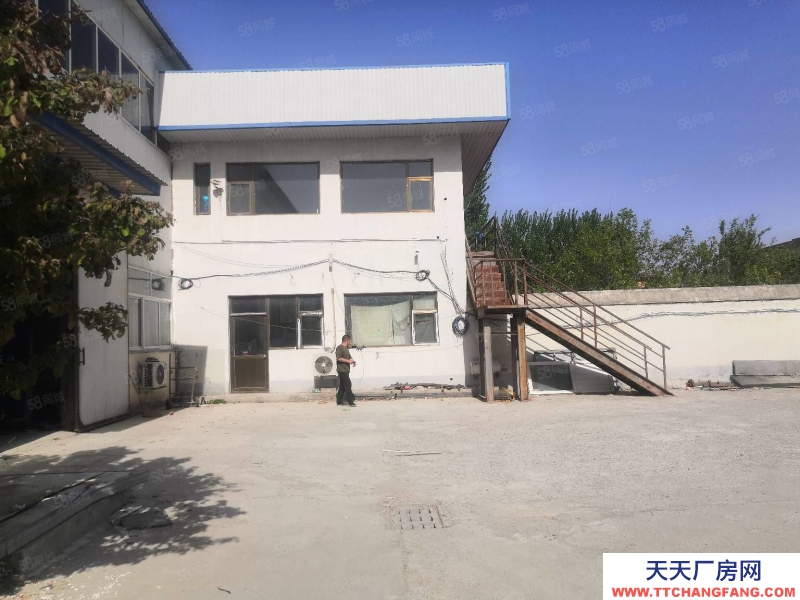 廊坊 三河市 3300平米獨(dú)院庫(kù)房招租高度8米5噸天車價(jià)格2毛