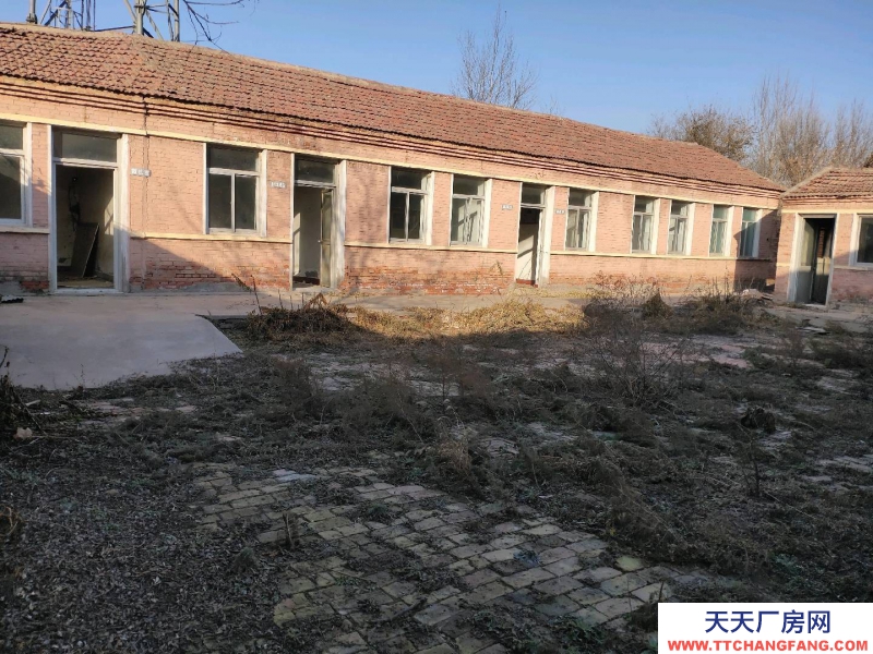 廊坊 文安 德歸兩排房屋居住辦公存儲水電暖院內門口可停車大車